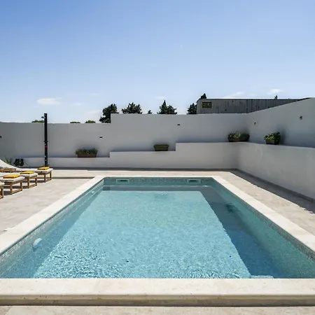 Beautiful Rustica With Pool Vrana (Zadar)