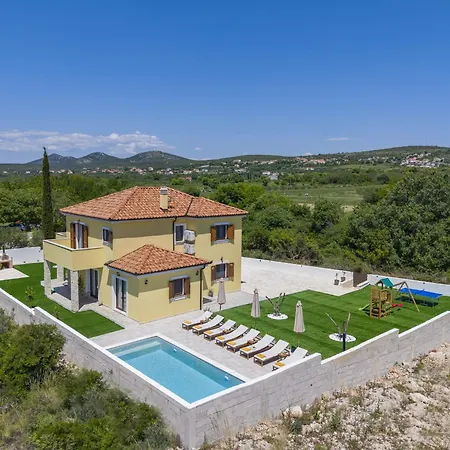 Villa Beautiful Rustica With Pool *