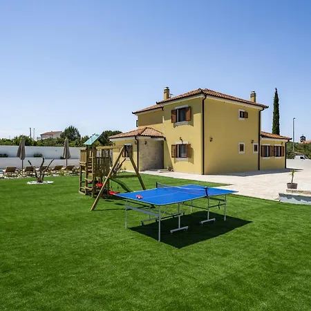 Villa Beautiful Rustica With Pool