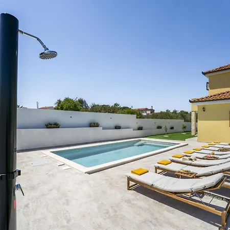 Beautiful Rustica With Pool *