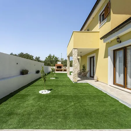 Villa Beautiful Rustica With Pool *