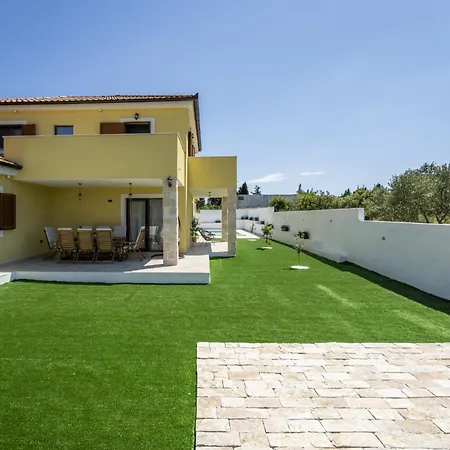 Villa Beautiful Rustica With Pool Vrana (Zadar)