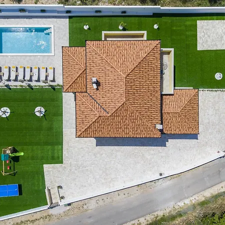 Beautiful Rustica With Pool