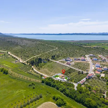 Beautiful Rustica With Pool فيلة *