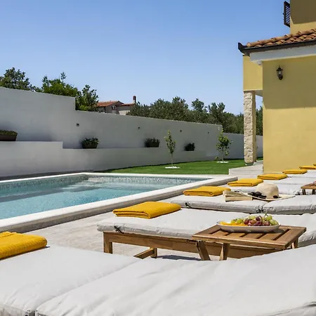 Beautiful Rustica With Pool Vrana (Zadar)